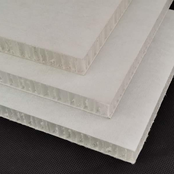 CFRT熱塑(su)性複合(he)材料車(che)廂闆：未(wei)來廂式(shì)貨車行(hang)業發展(zhǎn)方向